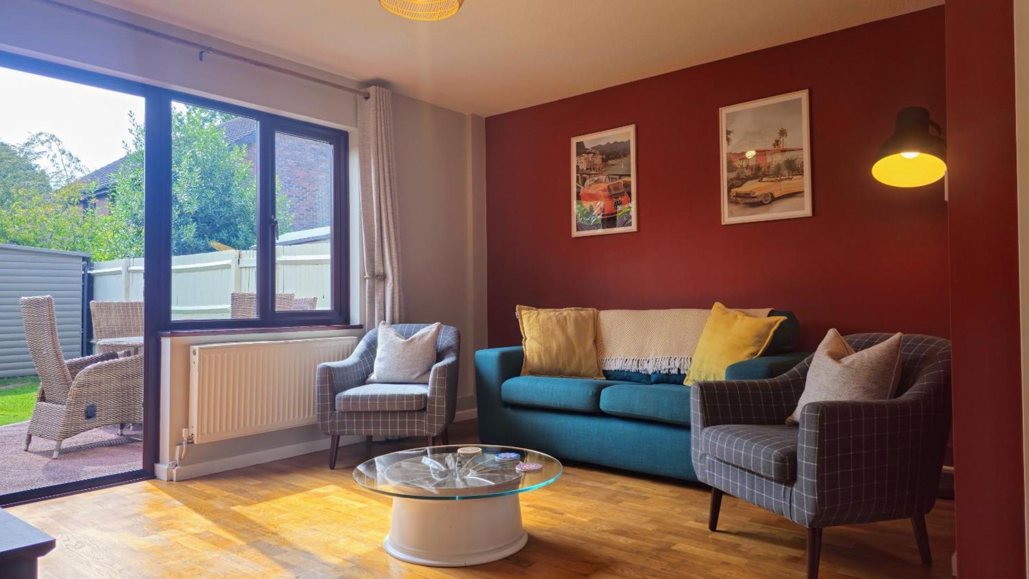 Grassmere - 3 Bed House With Private Garden Horley Eksteriør billede